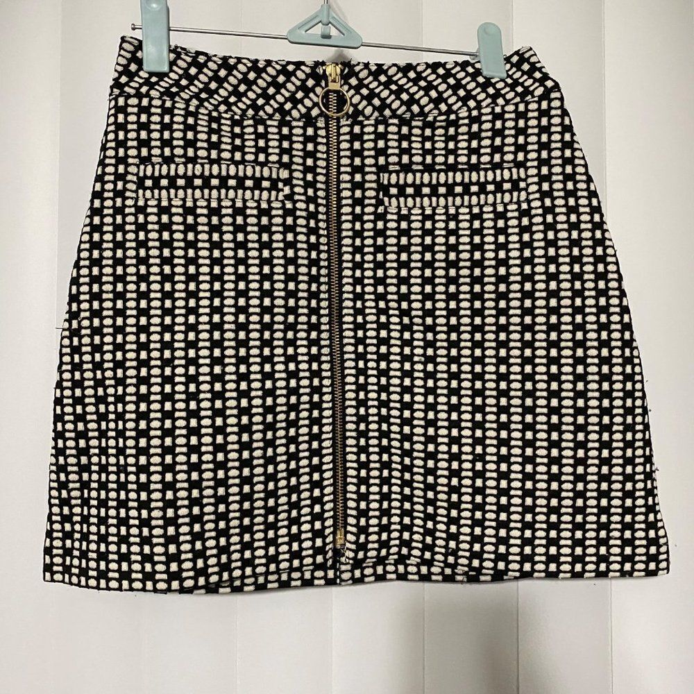 Express black/white checkered like skirt with outside front pockets